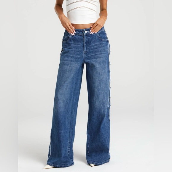 Super cute and comfy new with tags jeans. Size US 6. - Picture 2 of 4